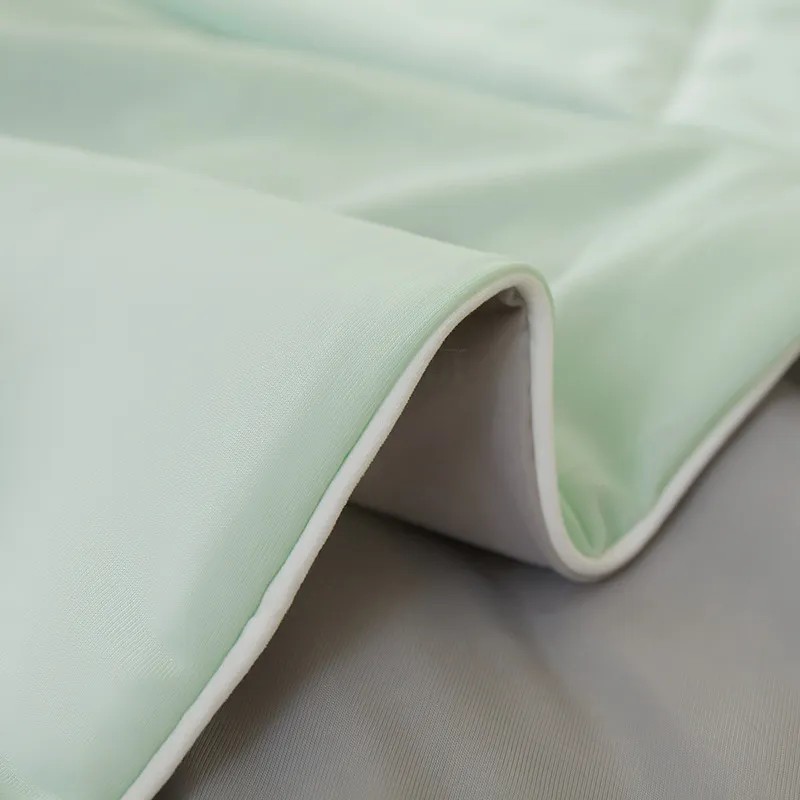 Personalized skin-friendly nylon cooling Blanket .jpg Personalized skin-friendly nylon cooling Blanket .jpg